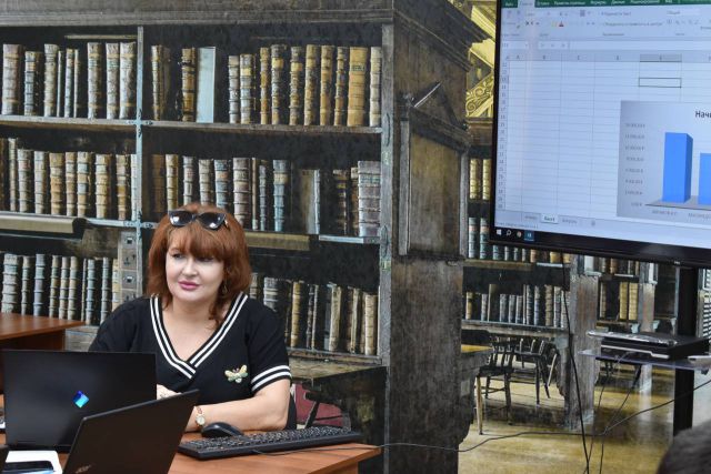 Зав. кафедрой "Прикладная информатика и математика" ДГТУ, профессор Тамила Исабекова