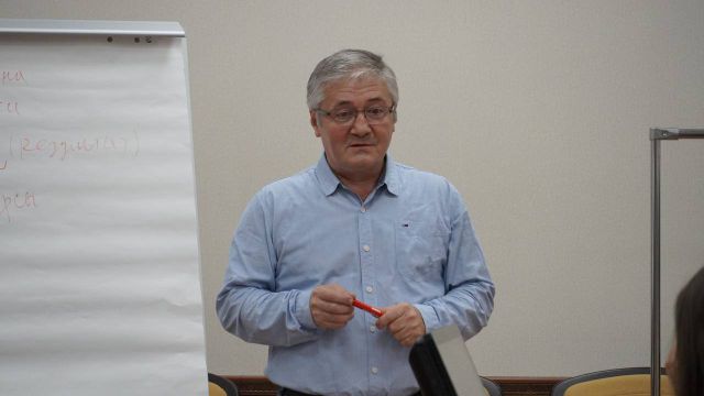 Профессор кафедры "Политическая экономика" ДГУ Руслан Маммаев