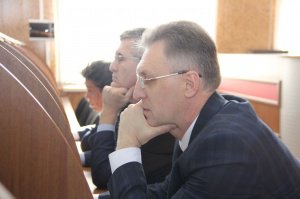 Советники Главы республики и председателя правительства сдали квалификационный экзамен в ДКЦ