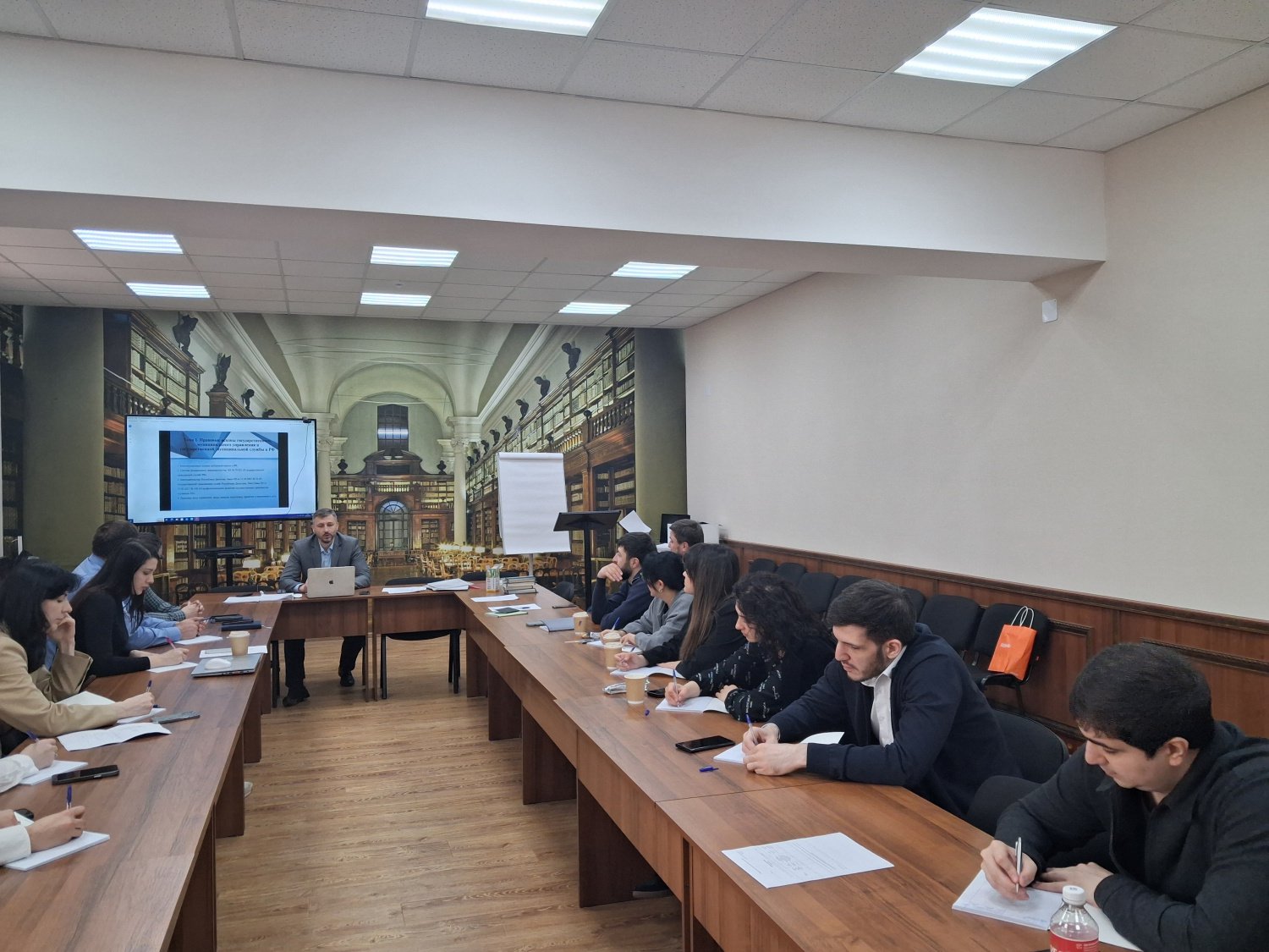 С 4 по 8 мая 2026 года в Дагестанском кадровом центре прошел курс повышения квалификации на тему: «Актуальные вопросы государственного и муниципального управления»