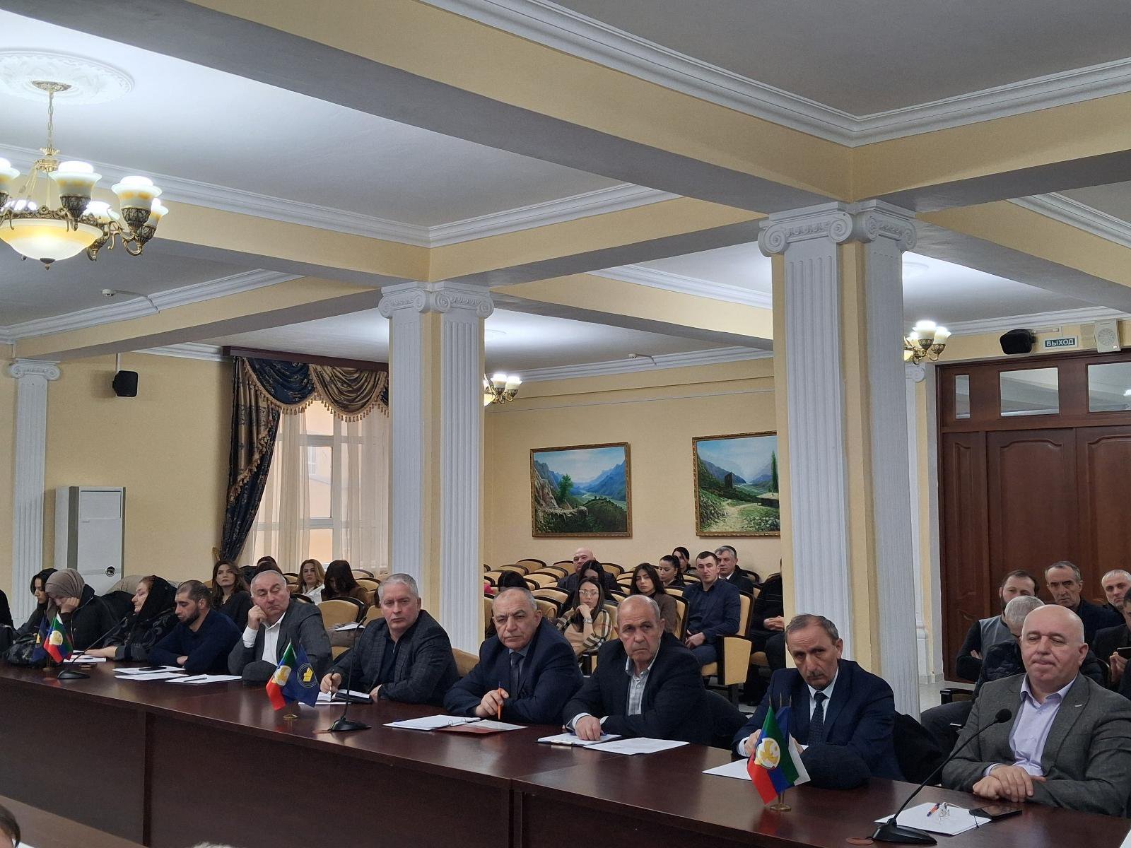В Дагестанском кадровом центре состоялся семинар по вопросам предоставления сведений о доходах и имуществе.