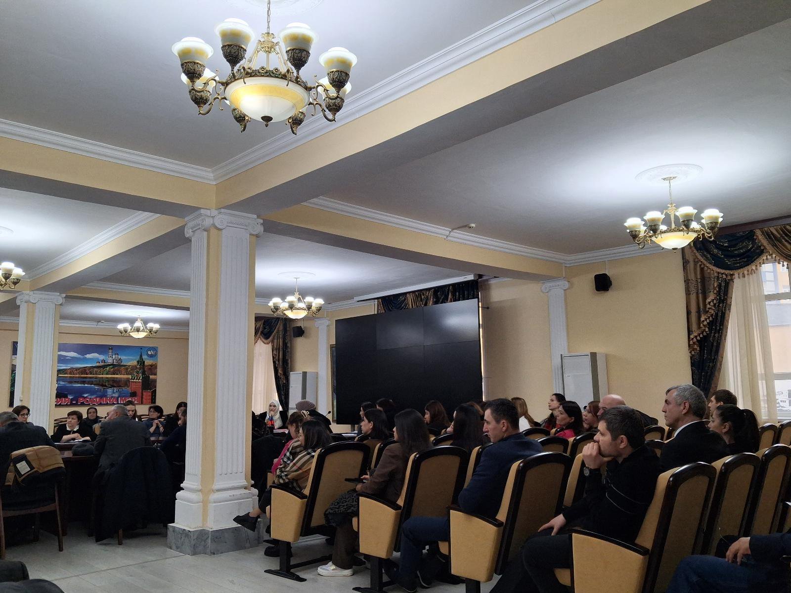 В Дагестанском кадровом центре состоялся семинар по вопросам предоставления сведений о доходах и имуществе.