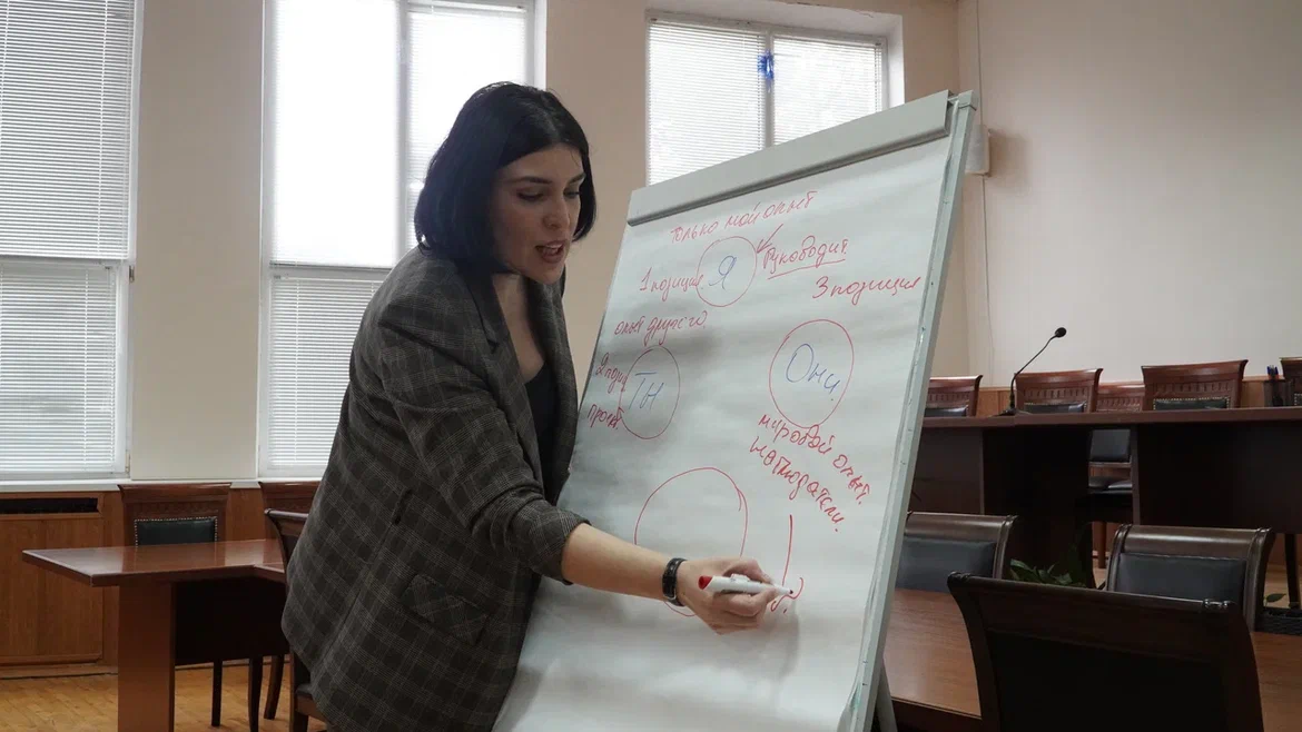 Тренинг в администрации г. Каспийска. Психолог Аида Гамидова