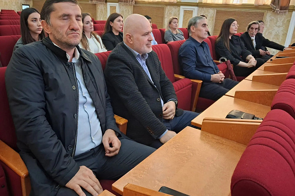 В Дагестанском кадровом центре завершились курсы по противодействию идеологии терроризма для госслужащих.