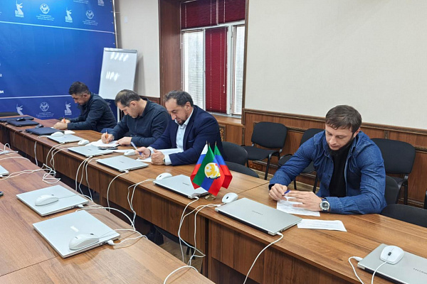 В Дагестанском кадровом центре 2 октября 2026 года завершились курсы профессиональной переподготовки муниципальных служащих.