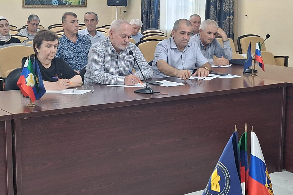 В Дагестанском кадровом центре обсудили вопросы достижения показателей госпрограммы по противодействию коррупции
