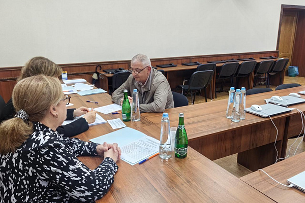 В Дагестанском кадровом центре 2 октября 2026 года завершились курсы профессиональной переподготовки муниципальных служащих.