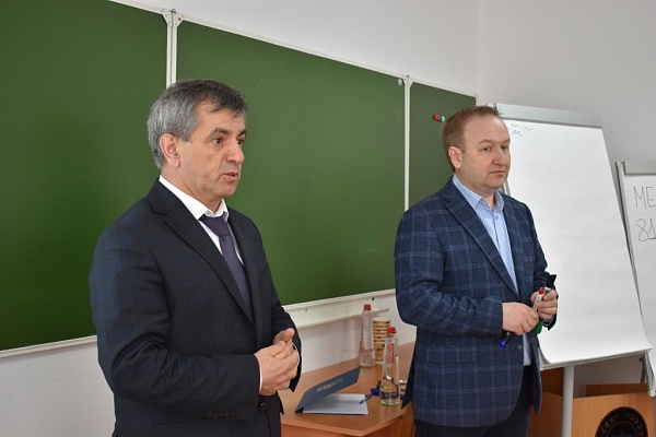 Дагестанские министры прошли обучение проектному управлению