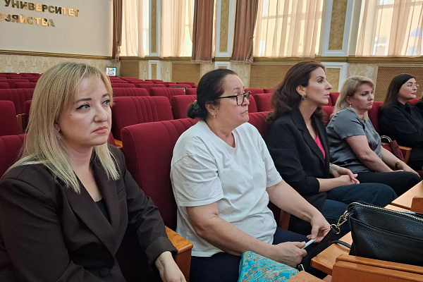 В Дагестанском кадровом центре завершились курсы по противодействию идеологии терроризма для госслужащих.