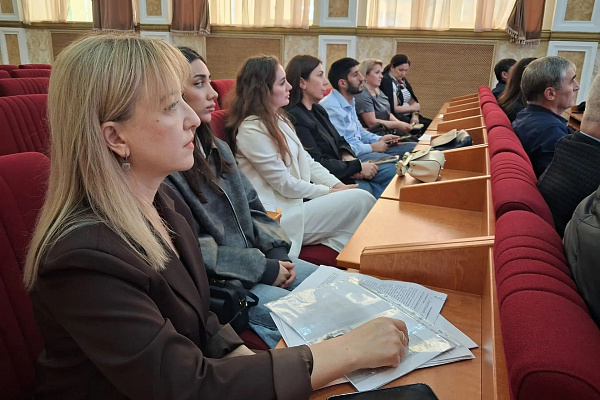 В Дагестанском кадровом центре завершились курсы по противодействию идеологии терроризма для госслужащих.