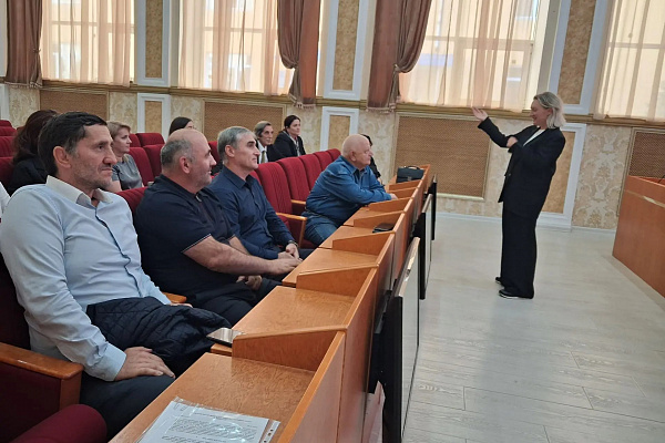 В Дагестанском кадровом центре завершились курсы по противодействию идеологии терроризма для госслужащих.